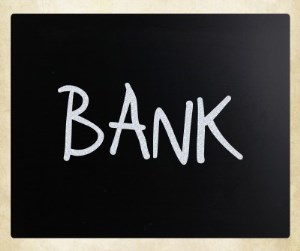 Слово Bank написанное на школьной доске