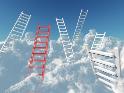 лестницы в облаках - символ наивного бизнес-плана